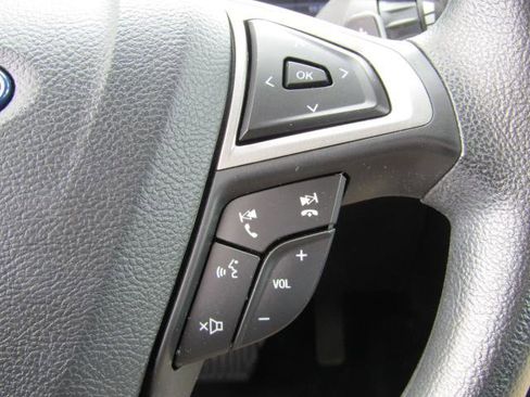 Used 2020 Ford Fusion SE AWD/4WD image 22