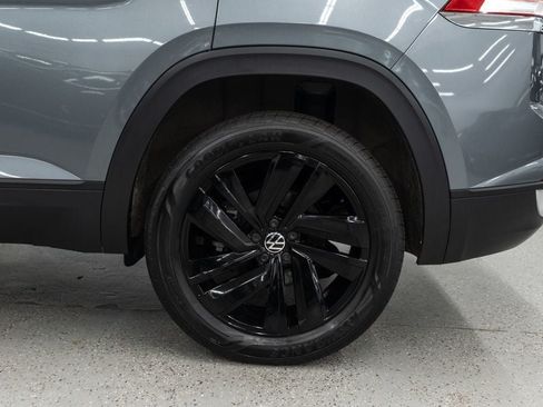 Used 2023 Volkswagen Atlas Cross Sport SE w/ Black Wheel Package AWD/4WD image 32