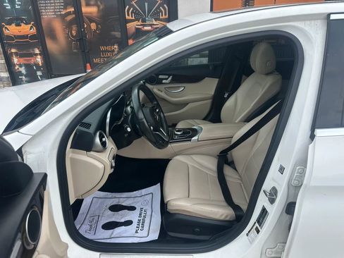 Used 2019 Mercedes-Benz C 300 4MATIC Sedan image 7