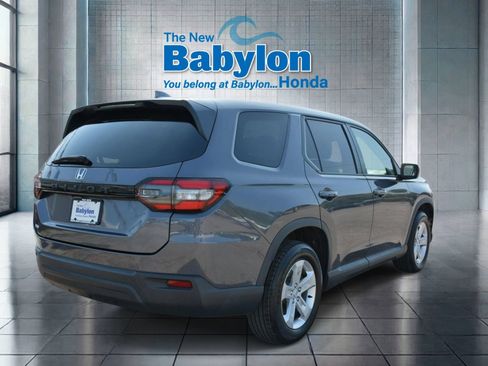 Used 2023 Honda Pilot LX image 4