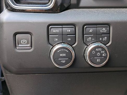 Used 2024 GMC Sierra 2500 Denali Ultimate AWD/4WD image 18