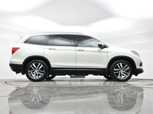 Used 2016 Honda Pilot Touring image 38