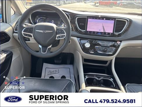 Used 2023 Chrysler Pacifica Limited FWD image 21