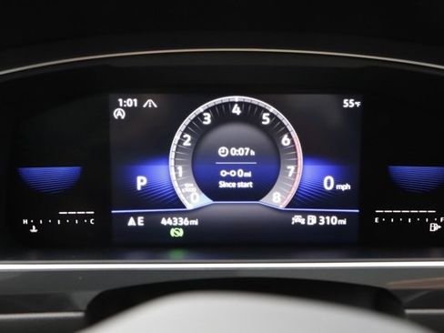 Used 2022 Volkswagen Tiguan SE image 29