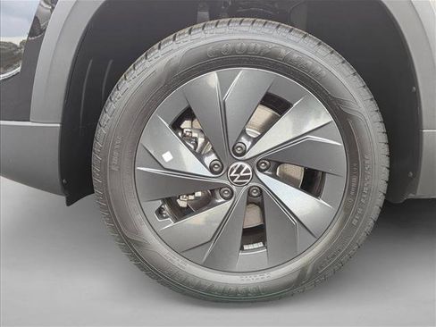 New 2026 Volkswagen Taos S image 9