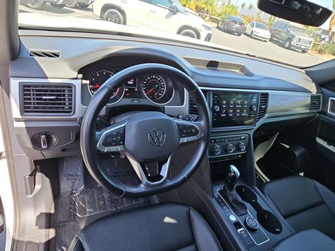 Used 2020 Volkswagen Atlas Cross Sport SE AWD/4WD image 16
