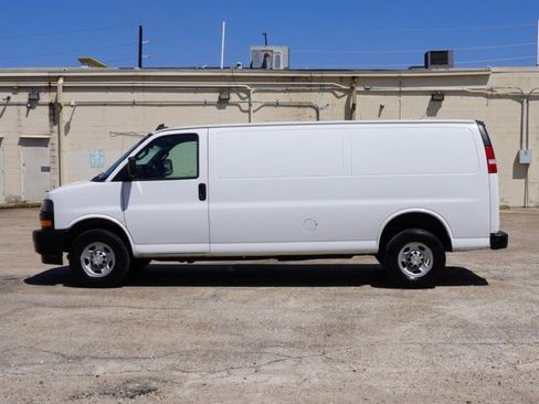 Used 2021 Chevrolet Express 2500 Extended w/ Driver Convenience Package image 2