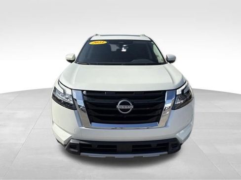 Used 2023 Nissan Pathfinder SL w/ SL Premium Package AWD/4WD image 7