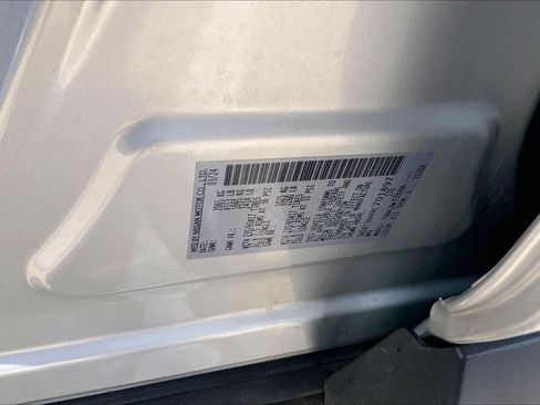 Used 2024 Nissan Rogue S FWD image 31