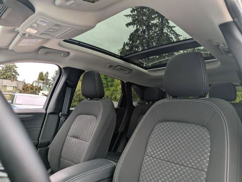 Used 2025 Ford Escape Active AWD/4WD image 25