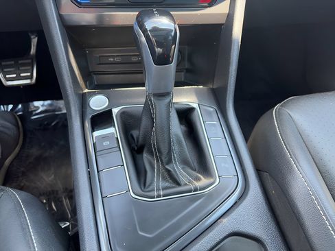 Used 2023 Volkswagen Tiguan SE R-Line FWD image 23