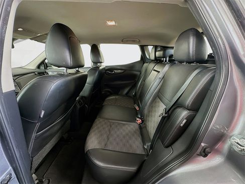 Used 2021 Nissan Rogue Sport SV w/ Technology Package image 23