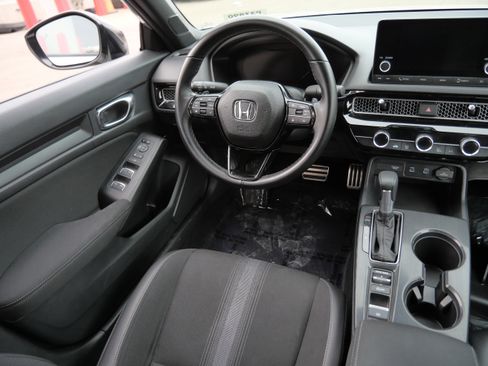 Used 2025 Honda Civic Sport image 9