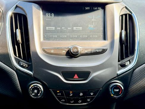 Used 2018 Chevrolet Cruze LT w/ RS Package image 15