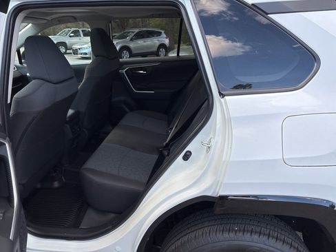Used 2025 Toyota RAV4 XLE w/ Convenience Package image 6