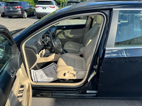 Used 2011 Volkswagen Jetta TDI FWD image 12
