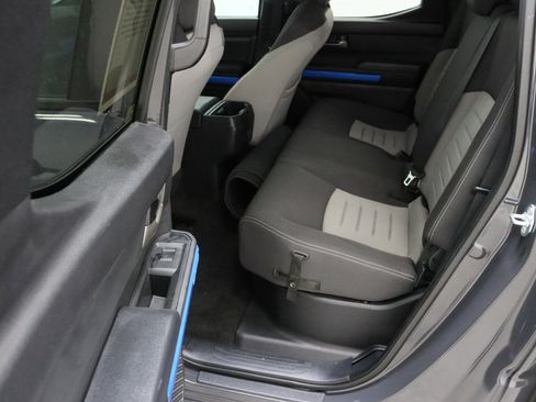 Certified 2025 Toyota Tacoma TRD Off-Road AWD/4WD image 29