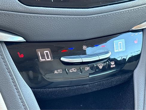 Used 2017 Cadillac XT5 Luxury w/ Driver Awareness Package image 8