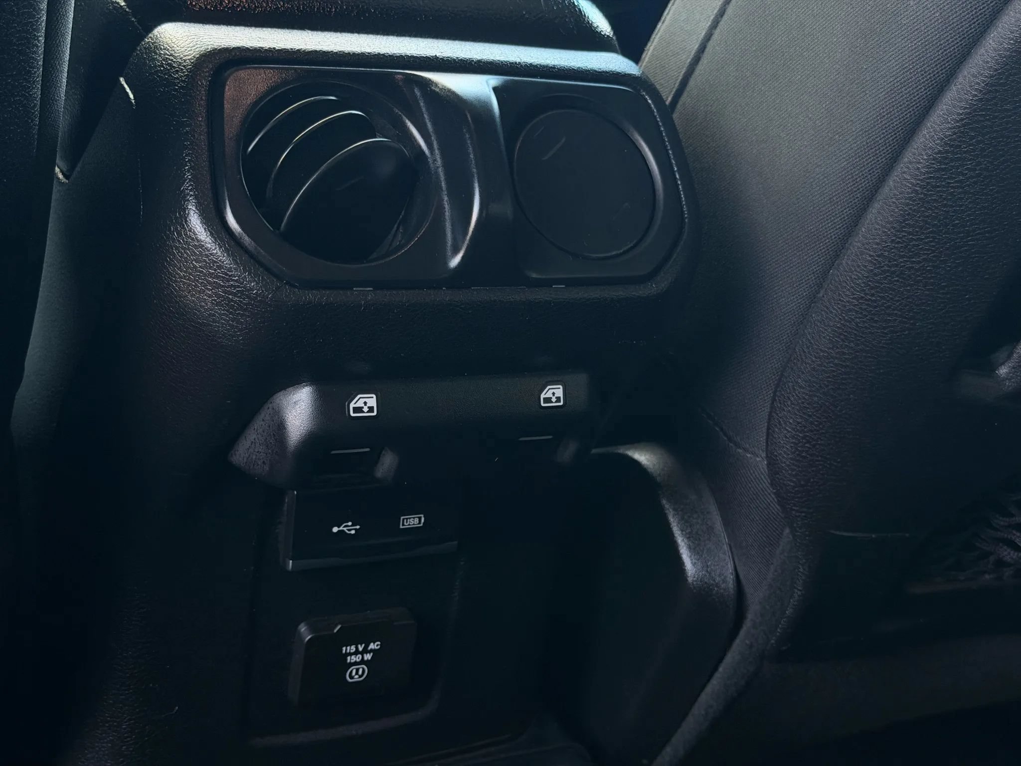 Used 2018 Jeep Wrangler Unlimited Rubicon AWD/4WD image 19