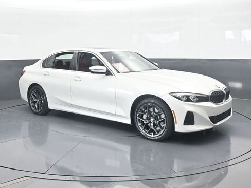 Used 2025 BMW 330i xDrive Sedan image 4