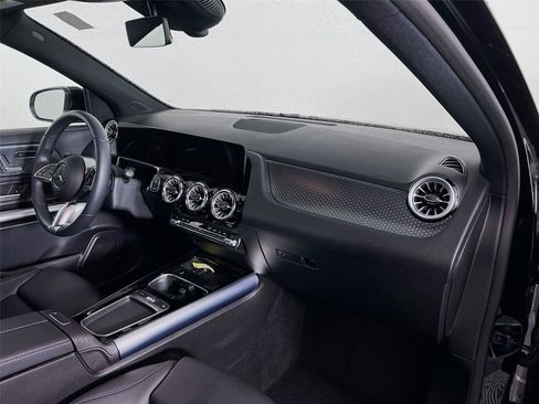 Certified 2024 Mercedes-Benz GLA 250 4MATIC image 27