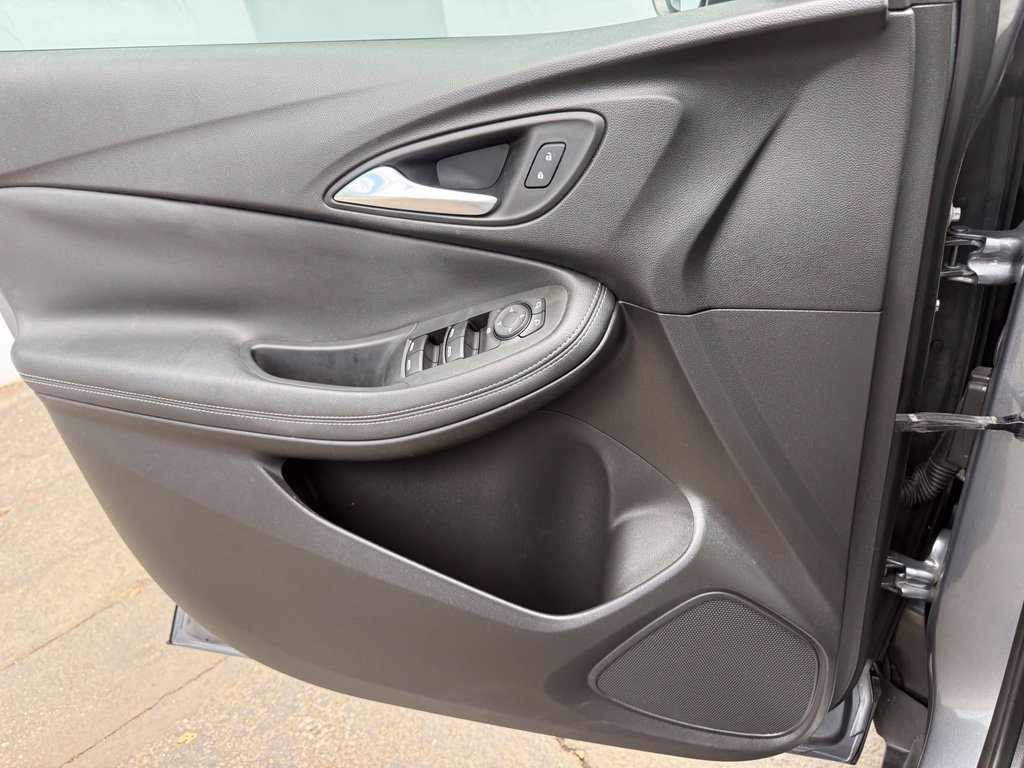 Used 2020 Buick Encore GX Preferred w/ Cold Weather Comfort Package FWD image 20