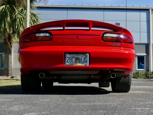 Used 2000 Chevrolet Camaro Z28 w/ SS Performance/Appearance Pkg image 23