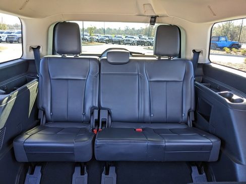 Used 2024 Ford Expedition XLT image 40