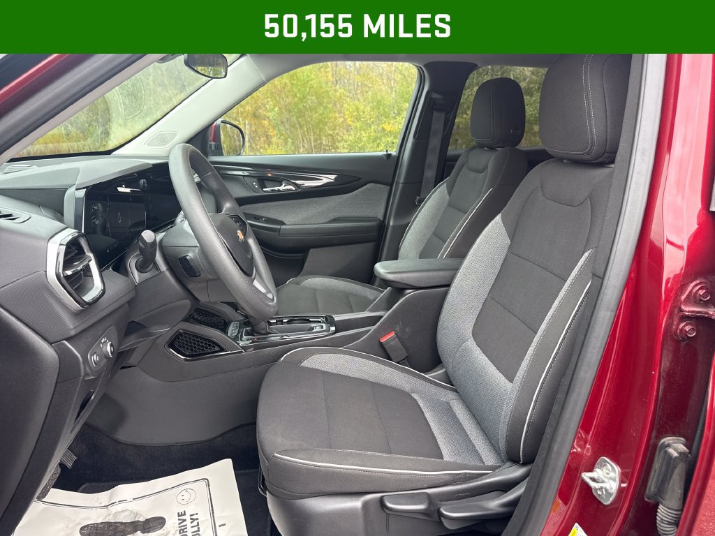 Used 2025 Chevrolet TrailBlazer LT AWD/4WD image 4