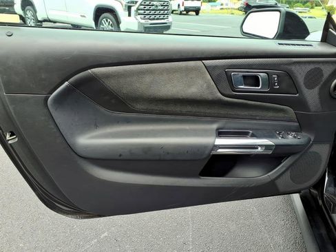 Used 2025 Ford Mustang Coupe RWD image 15