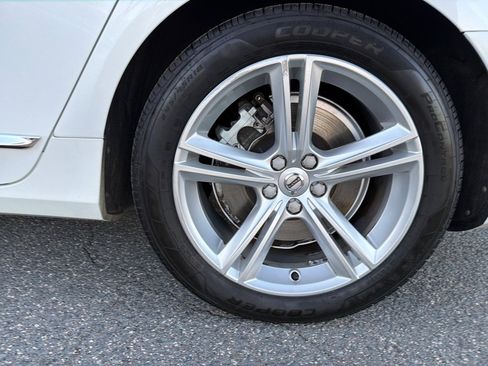 Used 2018 Volvo S90 T5 Momentum w/ Convenience Package image 35