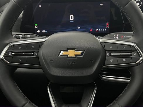 Used 2025 Chevrolet Equinox LT FWD image 16