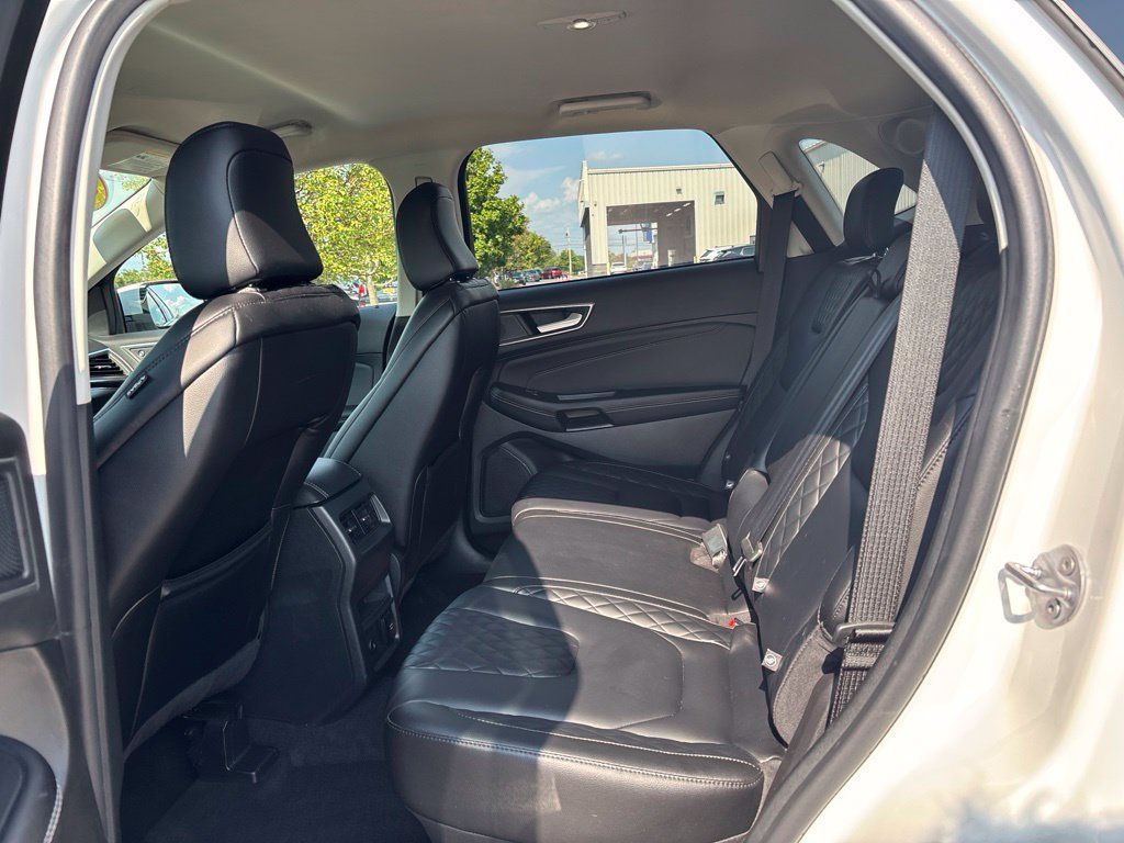 Used 2023 Ford Edge Titanium AWD/4WD image 12