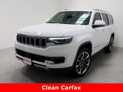 Used 2022 Jeep Wagoneer Series III w/ Premium Group I image 2