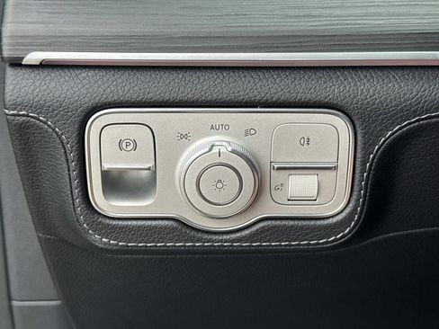 Used 2024 Mercedes-Benz GLE 350 4MATIC w/ AMG Line Exterior image 22