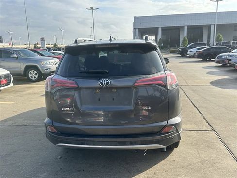 Used 2018 Toyota RAV4 XLE image 6