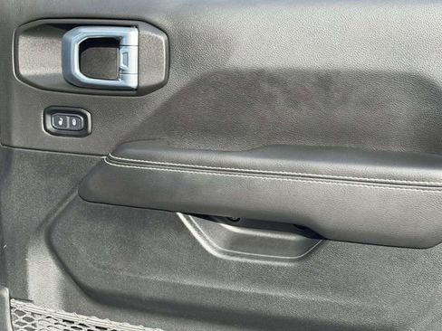 Used 2021 Jeep Wrangler Unlimited Sahara w/ Cold Weather Group image 17