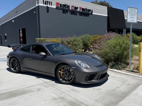Used 2018 Porsche 911 GT3 RWD image 1