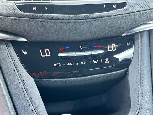 Used 2025 Cadillac XT5 Luxury w/ LPO, Floor Liner Package FWD image 15