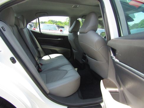 Used 2023 Toyota Camry SE FWD image 12