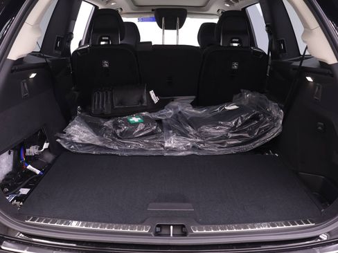 New 2026 Volvo XC90 B6 Plus w/ Protection Package Premier image 16