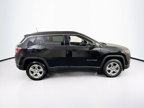 Used 2023 Jeep Compass Latitude w/ Convenience Group image 4