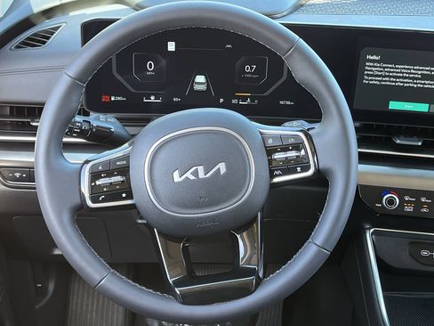 Used 2026 Kia Carnival SX Prestige FWD image 11