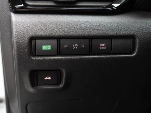 Certified 2024 Nissan Sentra SV image 9