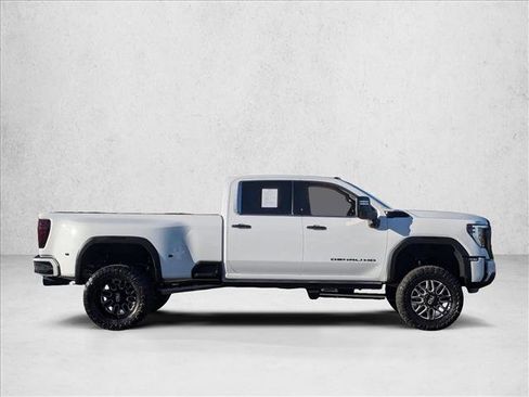 Used 2024 GMC Sierra 3500 Denali w/ Denali Reserve Package image 4