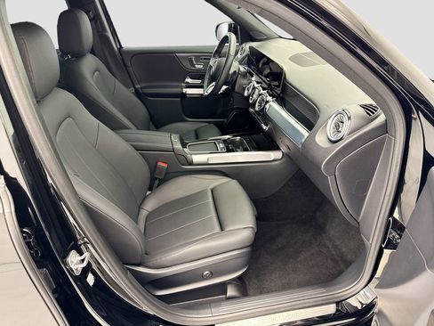 Used 2025 Mercedes-Benz GLB 250 image 18