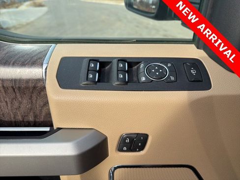 Used 2019 Ford F250 Lariat w/ Chrome Package image 16