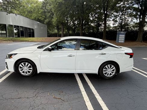 Used 2024 Nissan Altima 2.5 S FWD image 8
