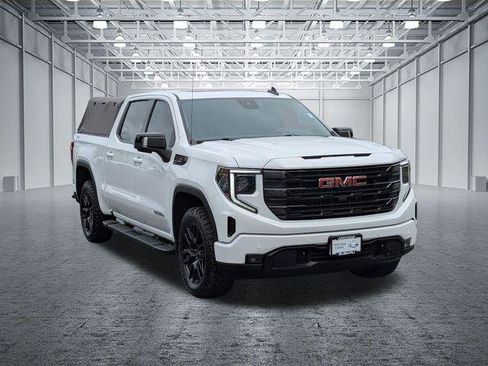 Used 2024 GMC Sierra 1500 Elevation w/ Elevation Premium Package AWD/4WD image 7