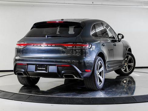 Certified 2025 Porsche Macan image 7